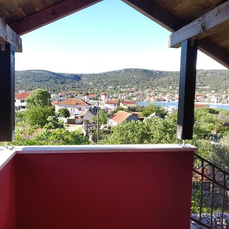 Guest House Maslina Винишче Экстерьер фото